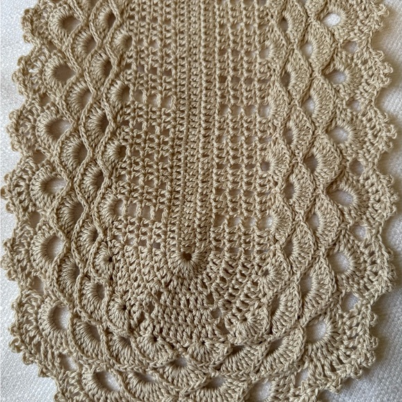 Table Runner Handmade Crochet New 100 % Cotton 43 in x 9 in